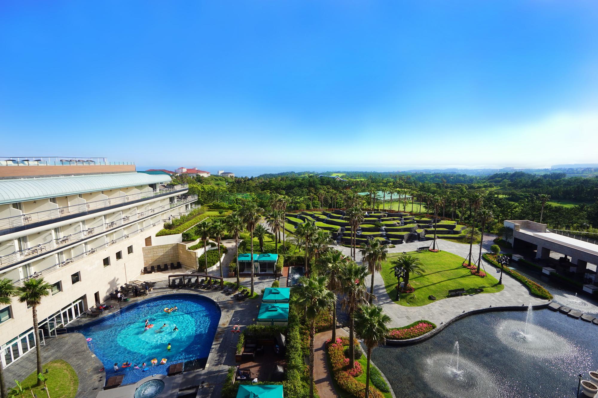 Kensington Jeju Hotel Dış mekan fotoğraf The resort's grounds