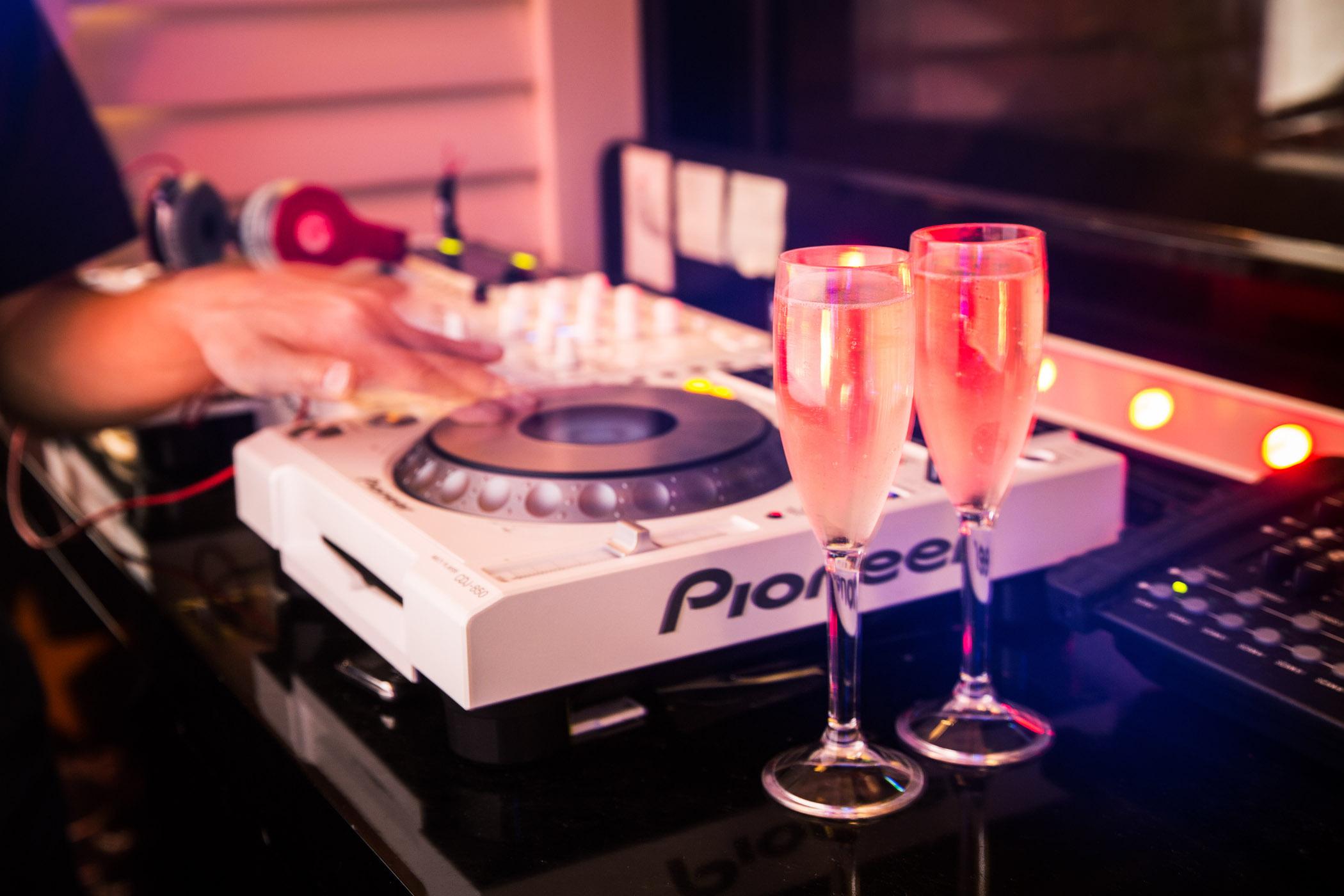 Kensington Jeju Hotel Dış mekan fotoğraf Pioneer CDJ-2000