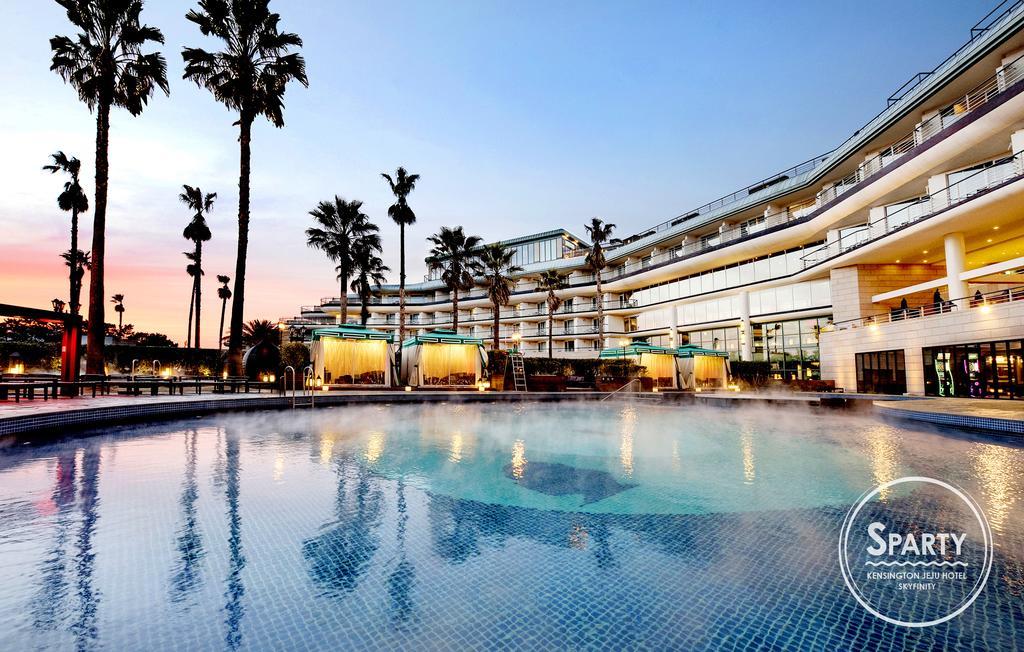 Kensington Jeju Hotel Dış mekan fotoğraf The pool at the Sheraton Nha Trang Hotel & Spa Resort