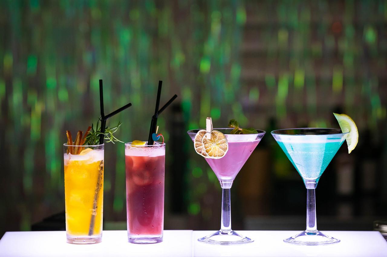 Kensington Jeju Hotel Dış mekan fotoğraf A selection of cocktails