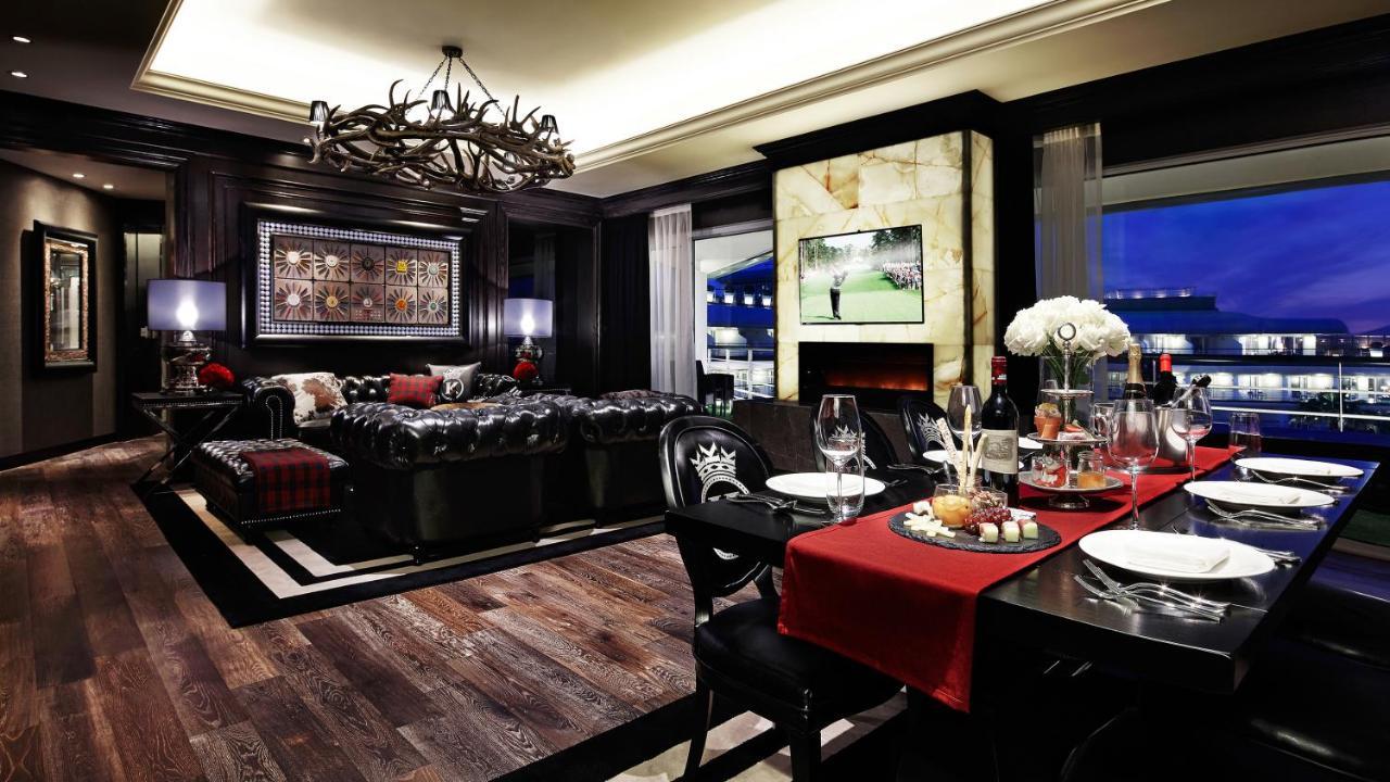 Kensington Jeju Hotel Dış mekan fotoğraf The interior of the 1000-square-metre (1,100-sq yd) penthouse